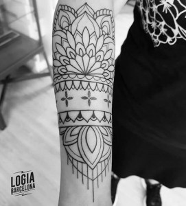 tatuaje-manga-geometria-ferran-torre-logia-barcelona 